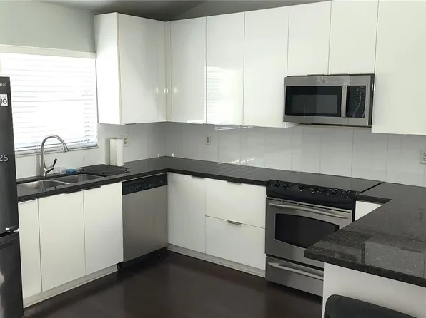 49 Tara Lakes Dr E, Boynton Beach, FL 33436