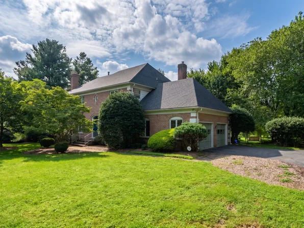 26 Holly Leaf Ct, Bethesda, MD 20817