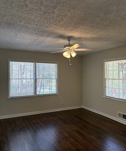 2068 Kenwood Pl SE — Photo 22