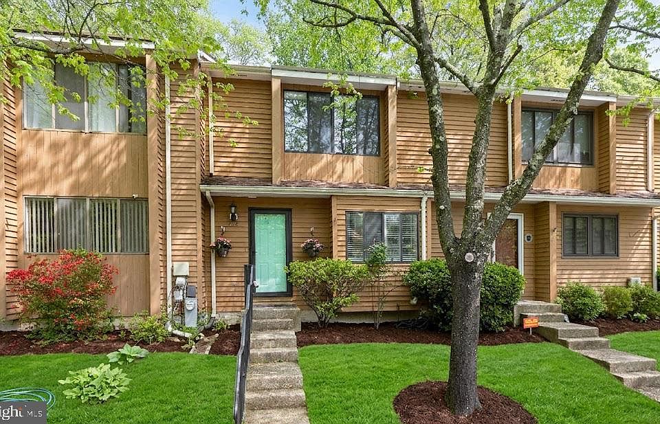 1st image of 404 Peach Ct