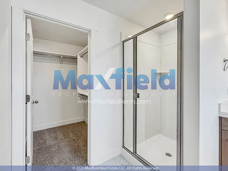 1376 Meadow Ln — Photo 17