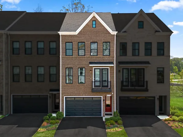 42131 Shining Star Sq, Ashburn, VA 20148