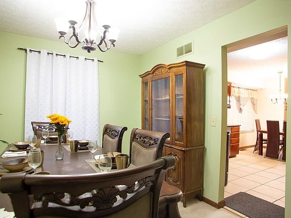 4th image of 6393 Tara Brooke Ct