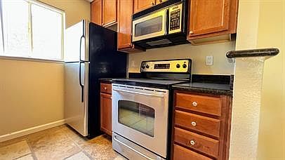 5th image of 1156 Yarwood Ct #1