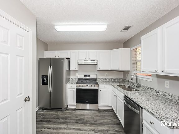 4th image of 5647 Sapphire Cir