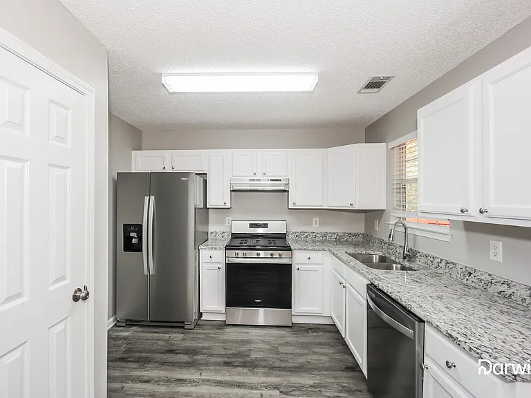 5647 Sapphire Cir — Photo 4