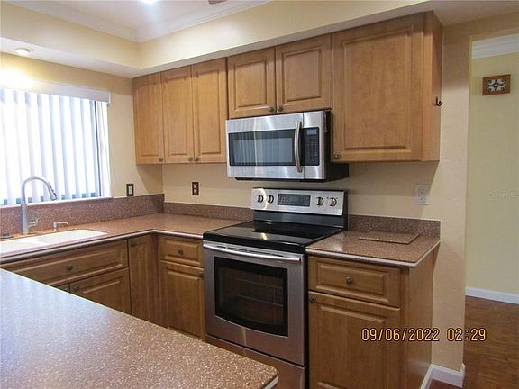 4th image of 3688 Glen Oaks Manor Dr