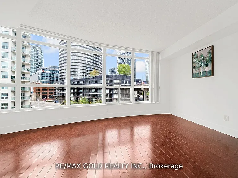 550 Queens Quay W #509 — Photo 8