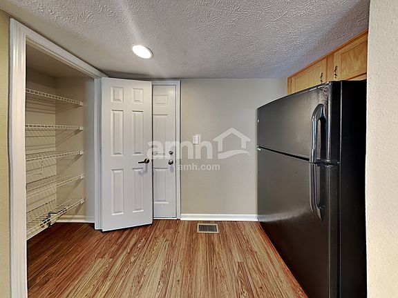 4th image of 6327 Lonestar Dr