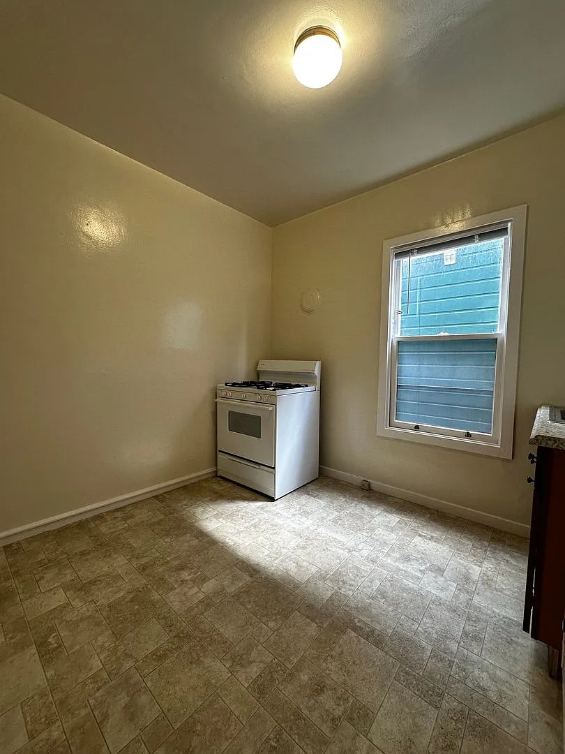 839 Haight Street (1194r) — Photo 4