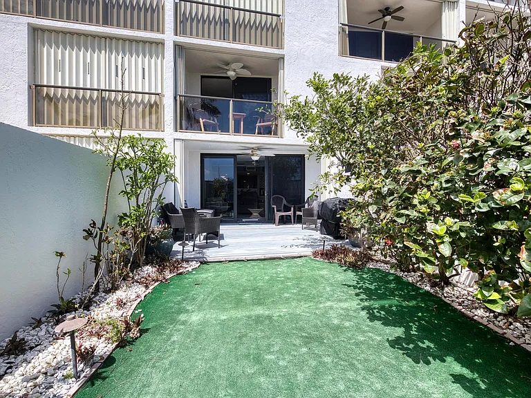 355 S Ocean Dr #106 — Photo 24