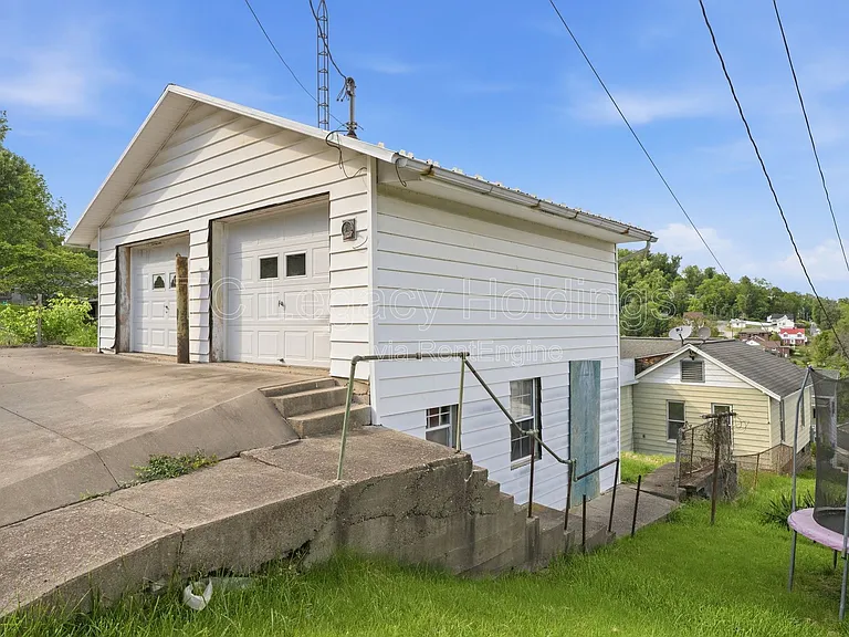 407 Simpson Ave — Photo 32