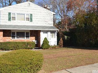 29 Hendrick Ave APT B, Glen Cove, NY 11542