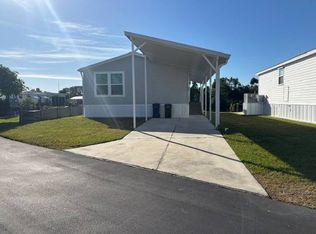 40 Channel Ln, Fort Myers, FL 33905