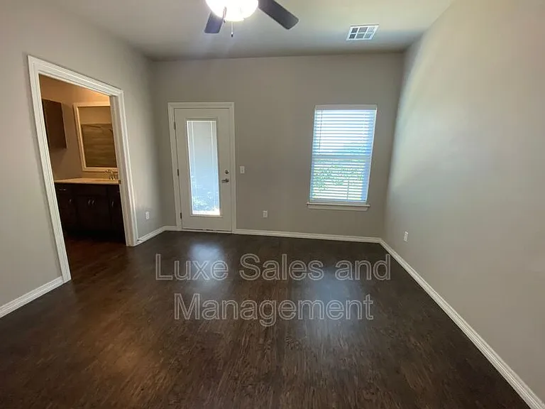 2133 Camino Del Plaza Ln — Photo 15