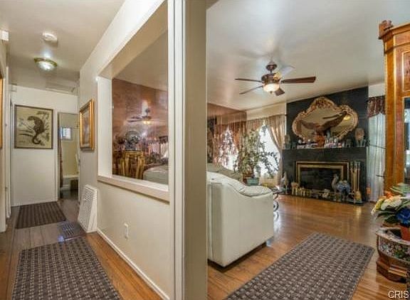 4th image of 7647 El Caprice Ave