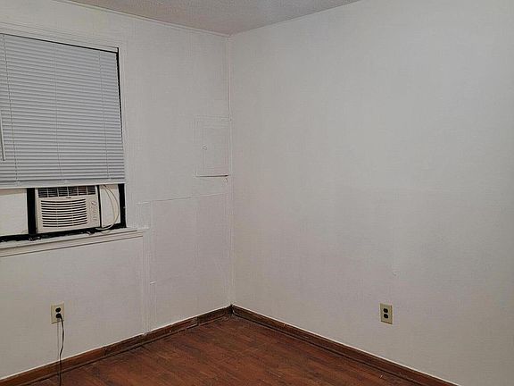 2nd image of 5116 Twitty St