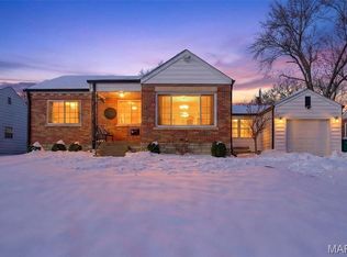 1335 Pinetree Ln, Saint Louis, MO 63119