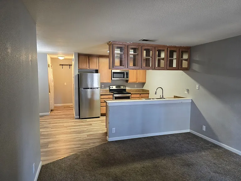 1114 Nord Ave #11 — Photo 3