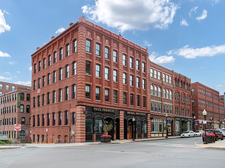 26 Washington Ave — Photo 1