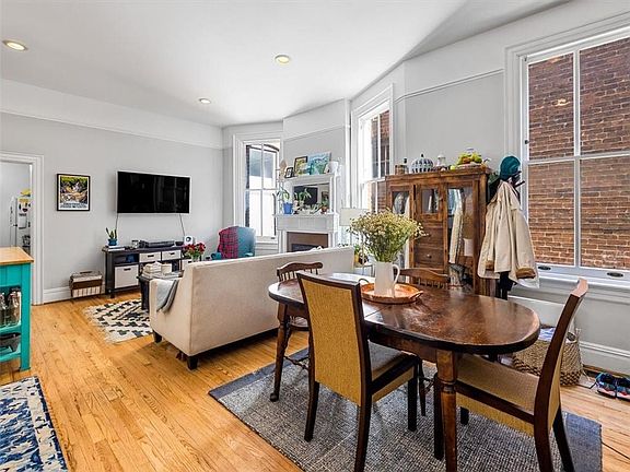 3rd image of 2517 W Grace St #2