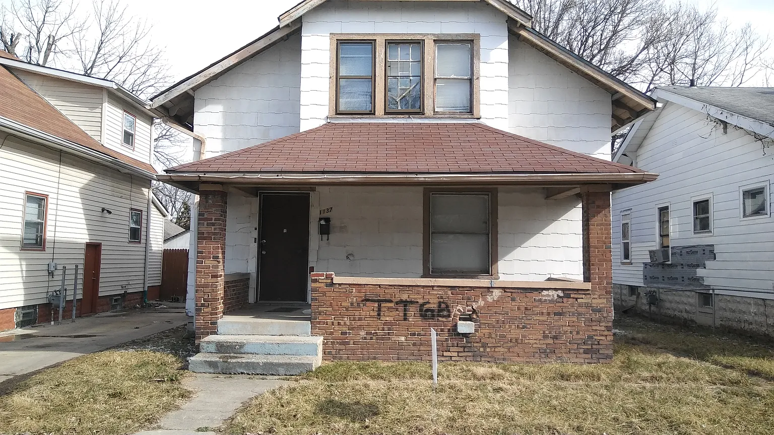 1137 N Belleview Pl photo 1