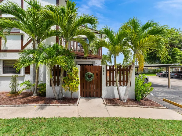 2298 Lena Lane, West Palm Beach, FL 33415