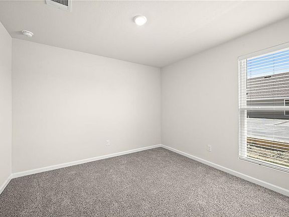 4th image of 40096 Ryan St