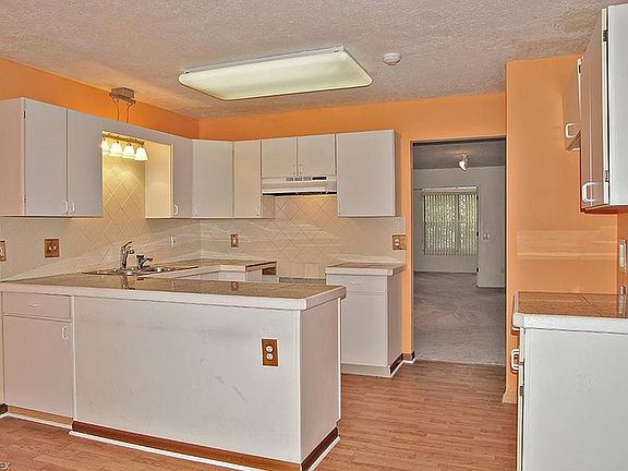2nd image of 4854 Quarry Ln #37