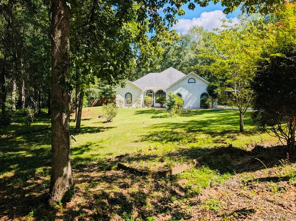 127 Forest Brook Dr, Deatsville, AL 36022