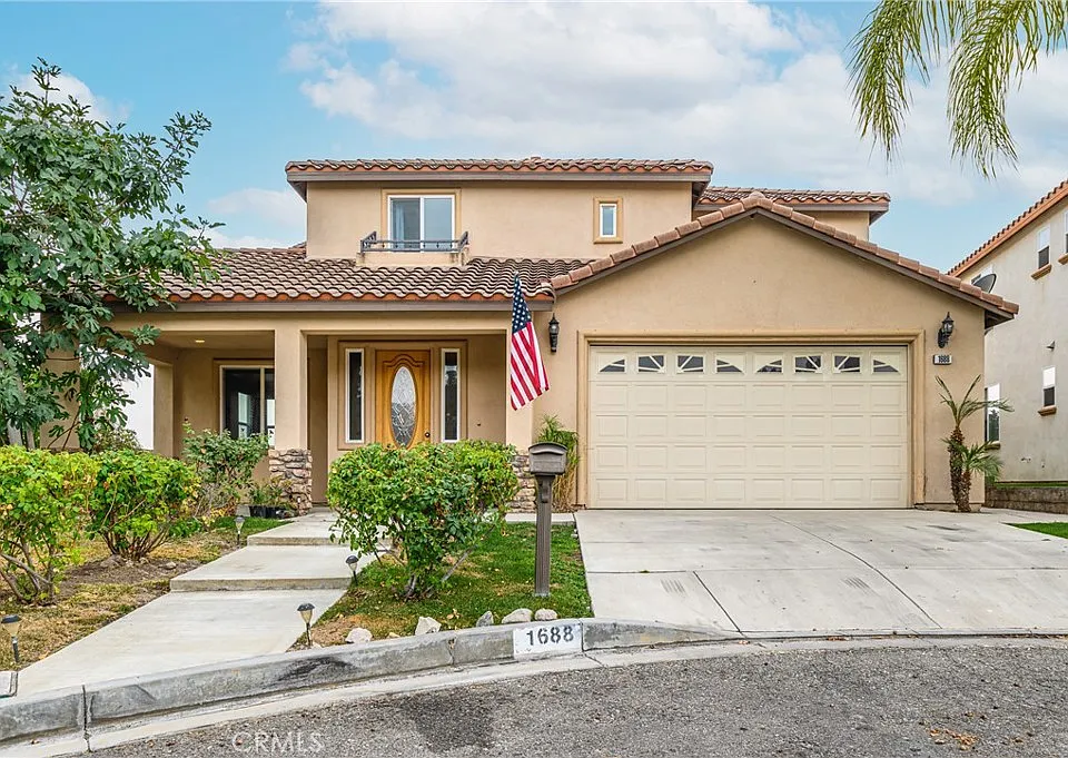1688 Crest View Pl