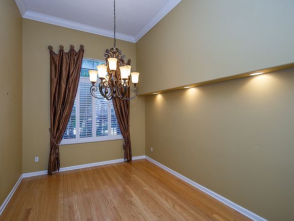 4th image of 9542 Westover Club Cir