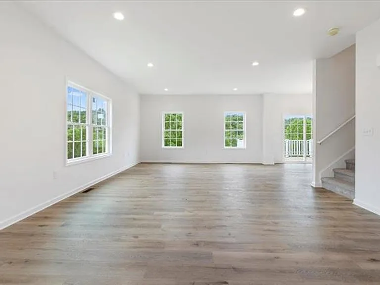 1471 Walnut Ridge Rd — Photo 3