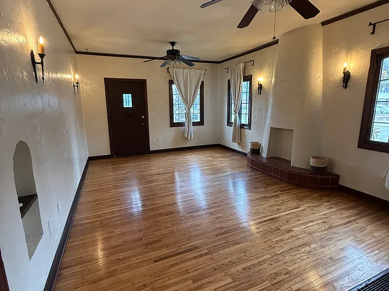 213 W Buffalo Ave #219 — Photo 4