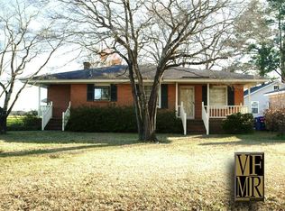 905 Evans Dr, Kinston, NC 28501