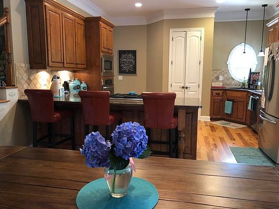 4th image of 400 Saint Regis Dr