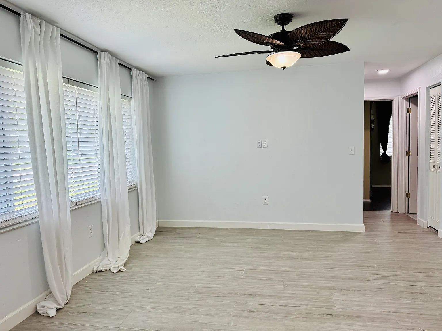 3 bed, 1378 sqft, $2,950 — Photo 3