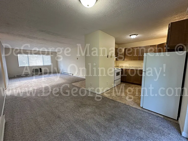 Parkway Apartments — Photo 7