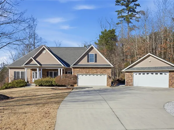 9069 Fairview Church Rd, Seneca, SC 29672