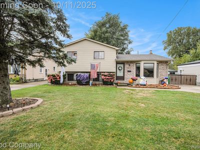 22370 Saint Gertrude St, Saint Clair Shores, MI, 48081