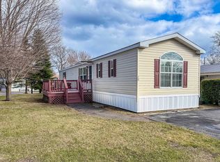 10 Lilac Way, North Hampton, NH 03862
