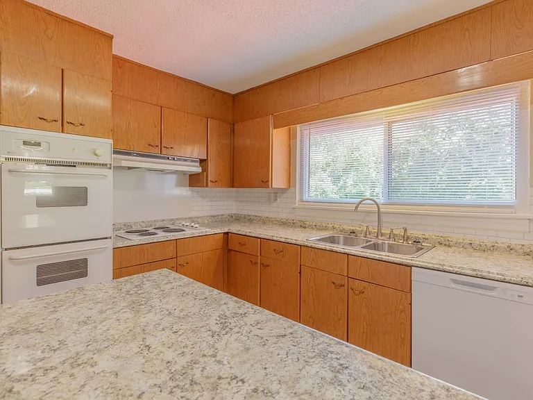 505 N Market St — Photo 18
