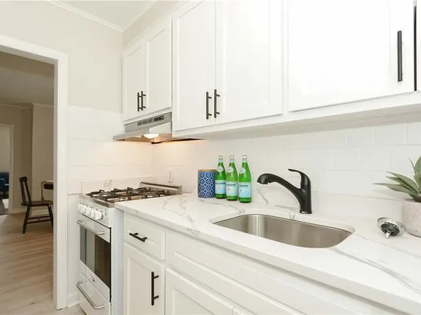 13 Siegel St #1, Bristol, RI 02809