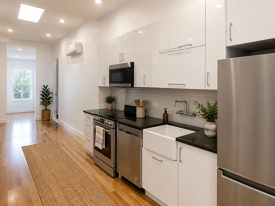 1st image of 175 Knickerbocker Ave APT 3R