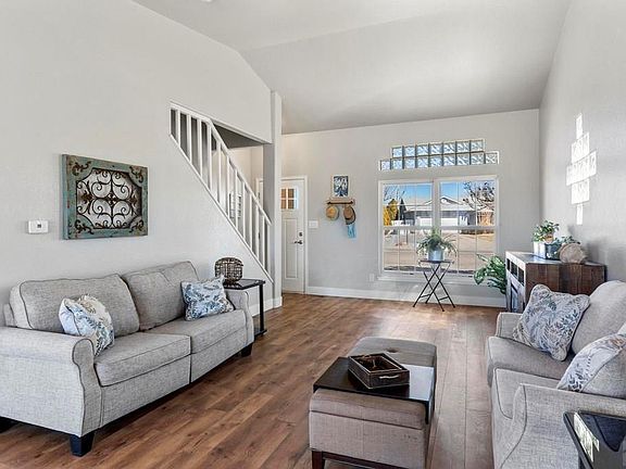 4th image of 323 S Golfwood Dr W