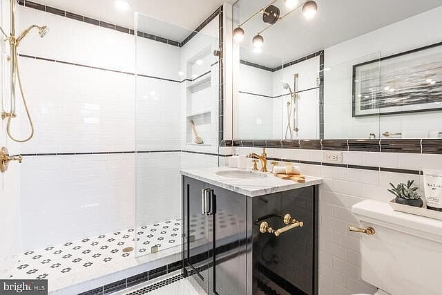 Spa-style master bathroom