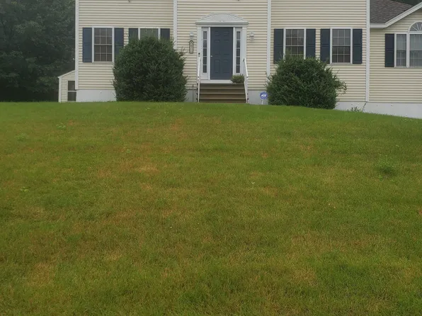 26 Quail Dr, Dracut, MA 01826
