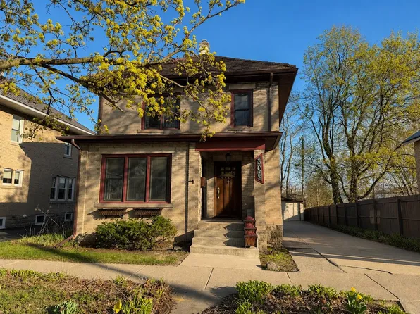306 E Edgewater St, Portage, WI 53901