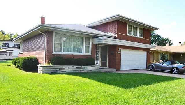 9216 Kedvale Ave photo 1