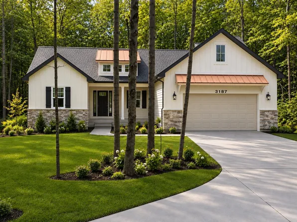 3187 E Beechwood Dr, Midland, MI 48640